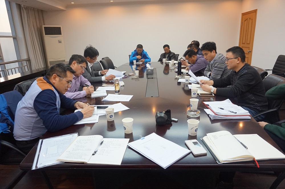 張家港產業公司黨委召開2016年度黨員領導干部民主生活會